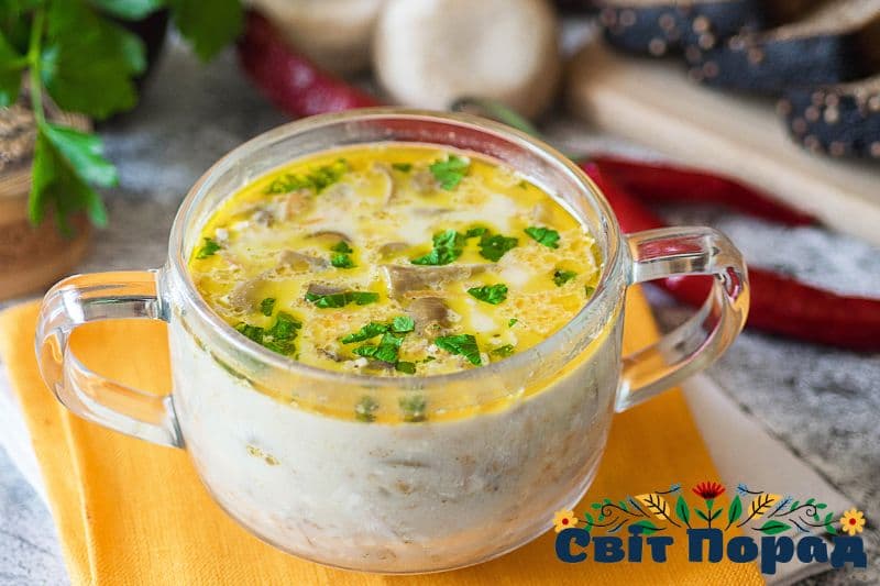 Рецепт сирного супу з грибами