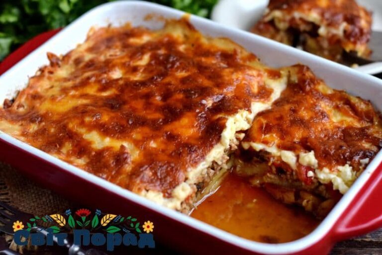Мусака з баклажанами, картоплею та фаршем